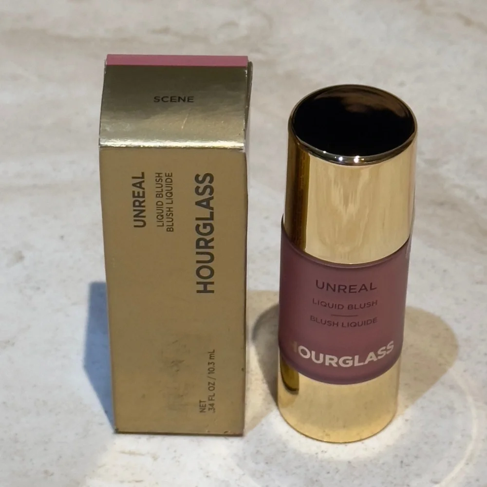 Hourglass Unreal Liquid Blush - Scene